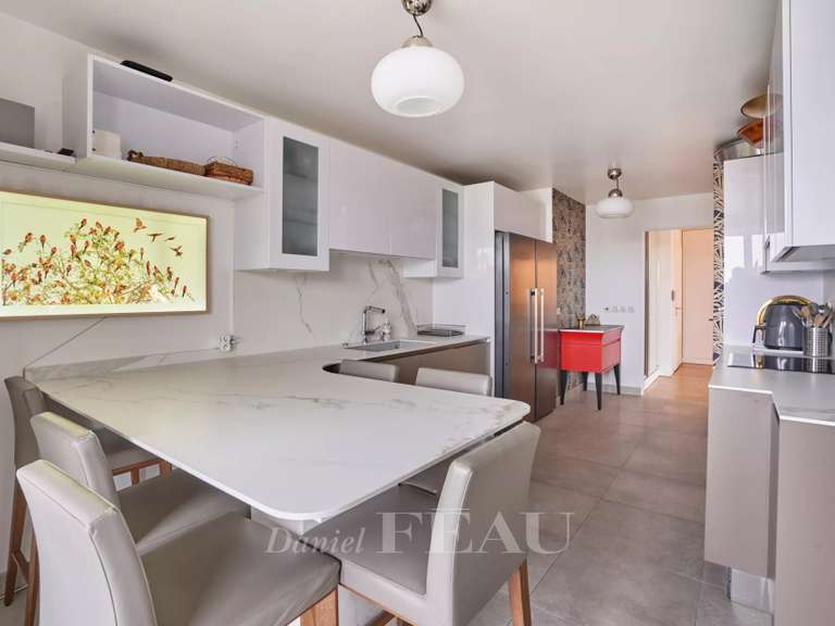 Appartement Paris 16e - 4 chambres - 205m²