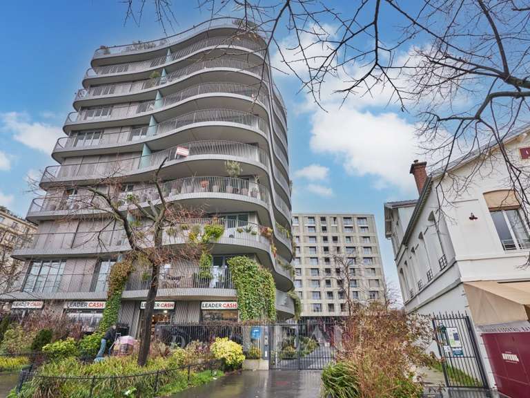 Appartement Paris 16e - 4 chambres - 205m²