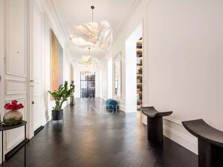 Appartement Paris 16e - 6 chambres - 347m²