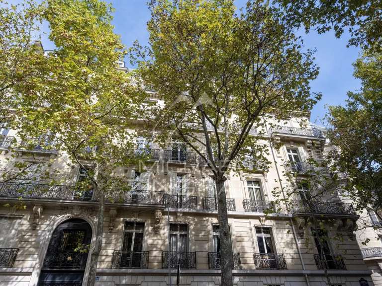 Appartement Paris 16e - 6 chambres - 347m²