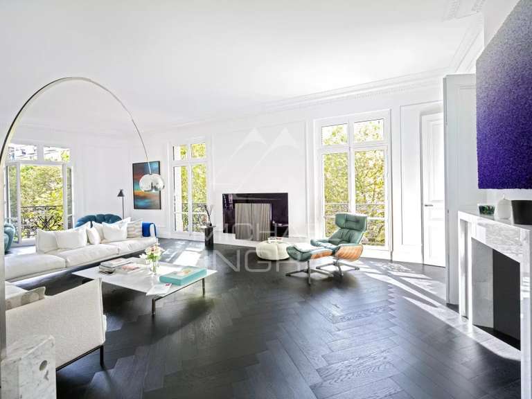 Appartement Paris 16e - 6 chambres - 347m²