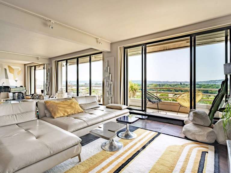 Appartement Paris 16e - 4 chambres - 270m²