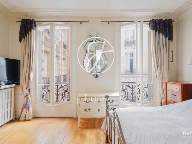 Appartement Paris 16e - 4 chambres - 215m²