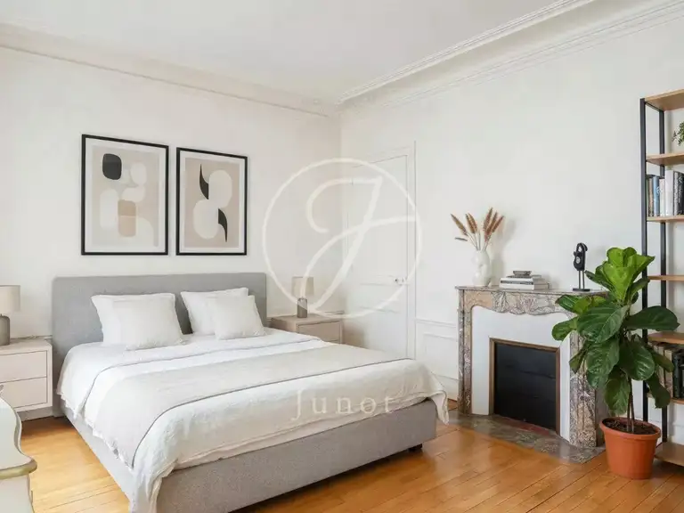 Apartment Paris 16e - 4 bedrooms - 215m²