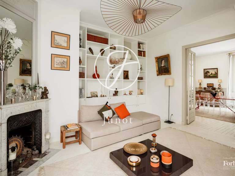 Appartement Paris 16e - 2 chambres - 79m²