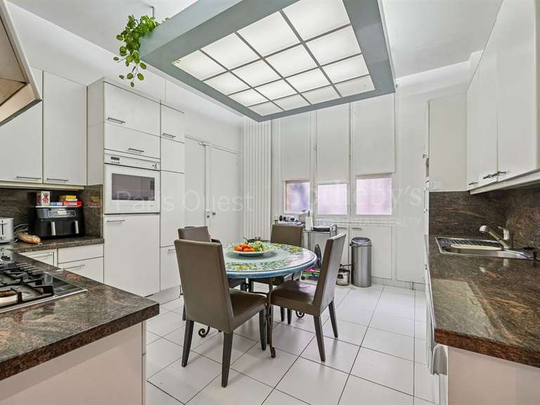 Apartment Paris 16e - 3 bedrooms - 240m²