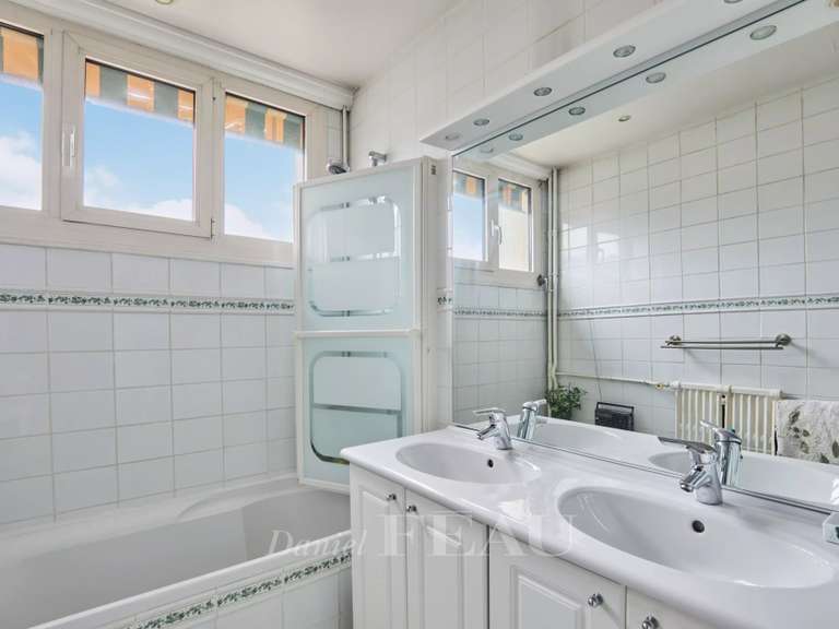 Appartement Paris 16e - 2 chambres - 97m²