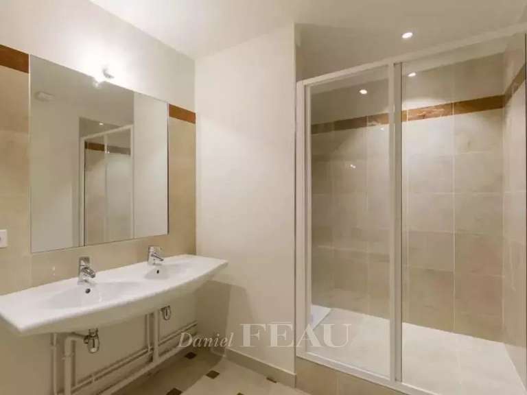 Appartement Paris 16e - 3 chambres - 148m²