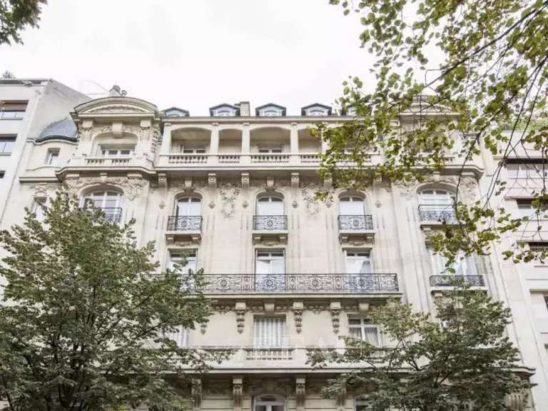 Appartement Paris 16e - 3 chambres - 148m²