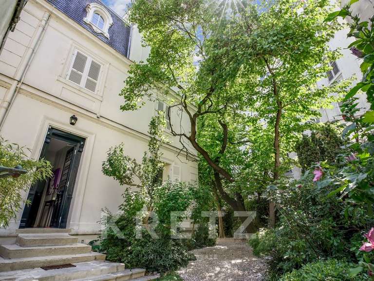 Appartement Paris 16e - 2 chambres - 131m²