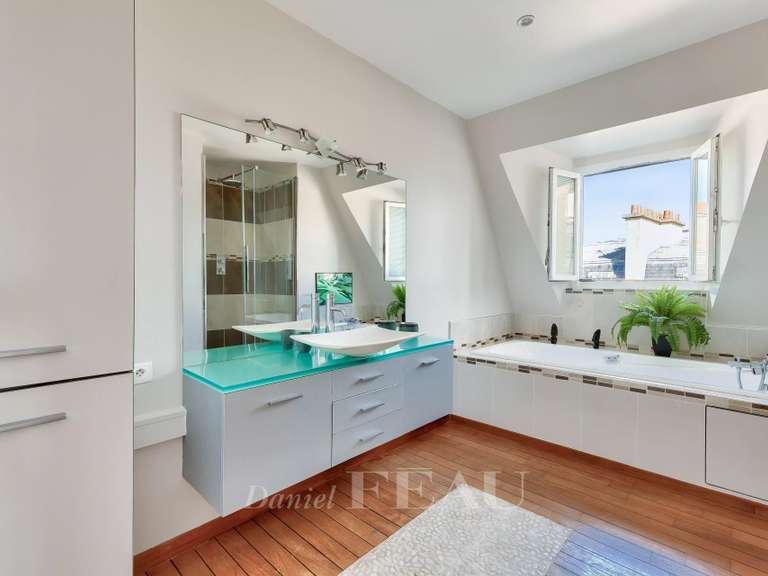 Appartement Paris 16e - 3 chambres - 139m²