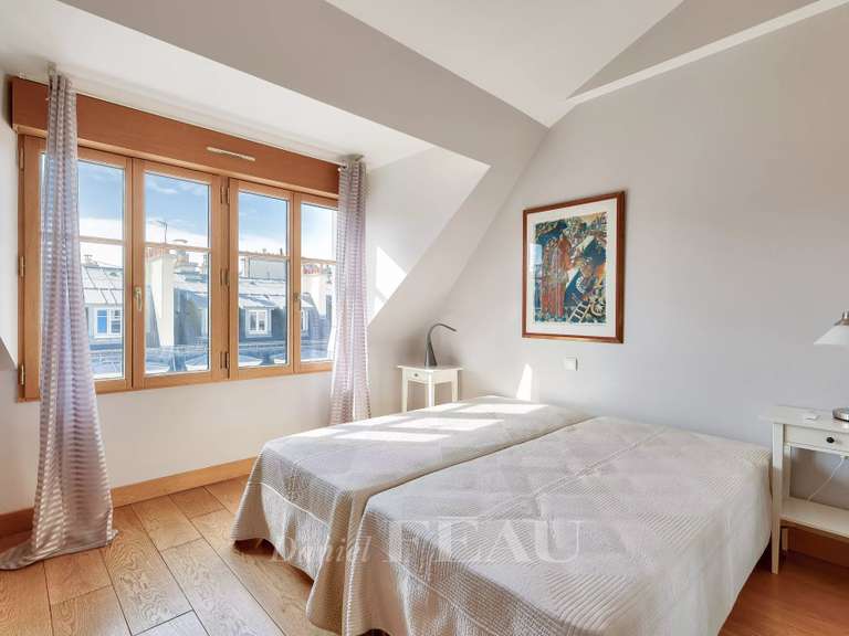 Appartement Paris 16e - 3 chambres - 139m²