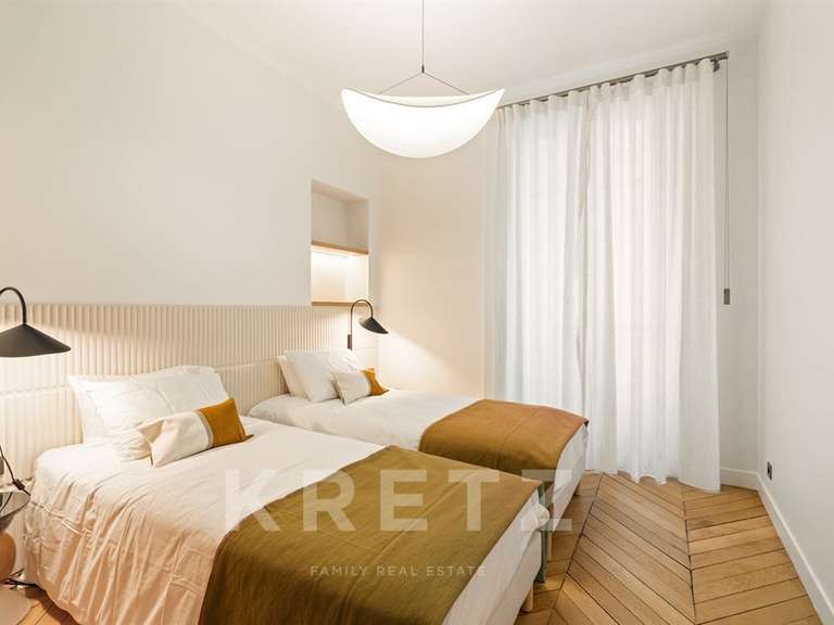 Appartement Paris 16e - 4 chambres - 225m²