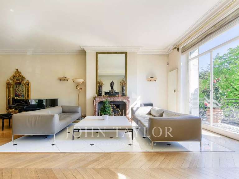 Appartement Paris 16e - 3 chambres - 240m²