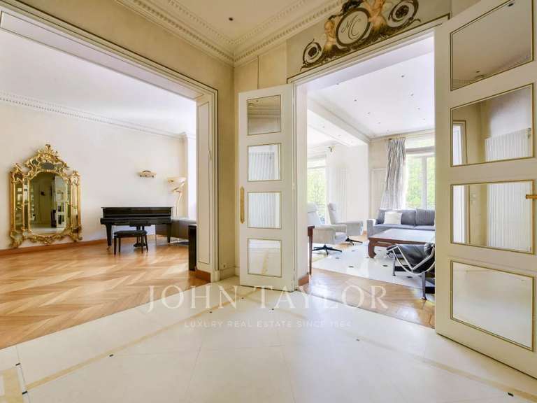 Appartement Paris 16e - 3 chambres - 240m²