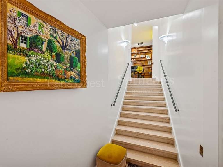 Appartement Paris 16e - 3 chambres - 240m²