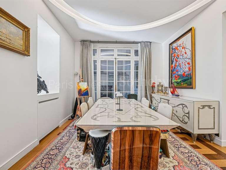 Appartement Paris 16e - 3 chambres - 240m²