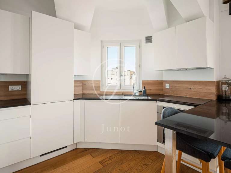 Appartement Paris 16e - 3 chambres - 75m²