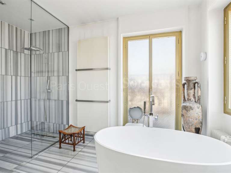 Appartement Paris 16e - 3 chambres - 193m²