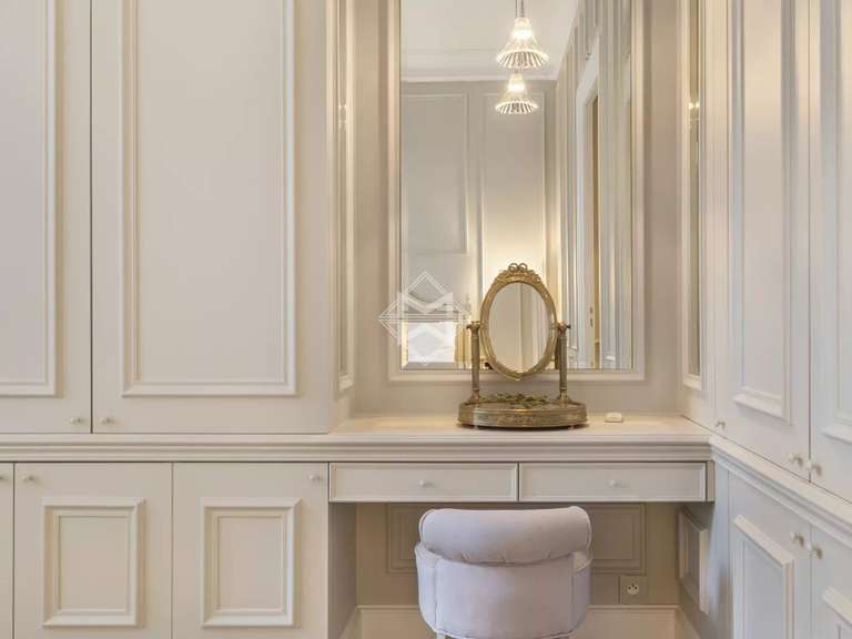 Appartement Paris 16e - 3 chambres - 155m²