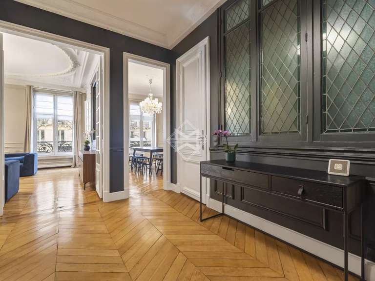 Appartement Paris 16e - 3 chambres - 155m²