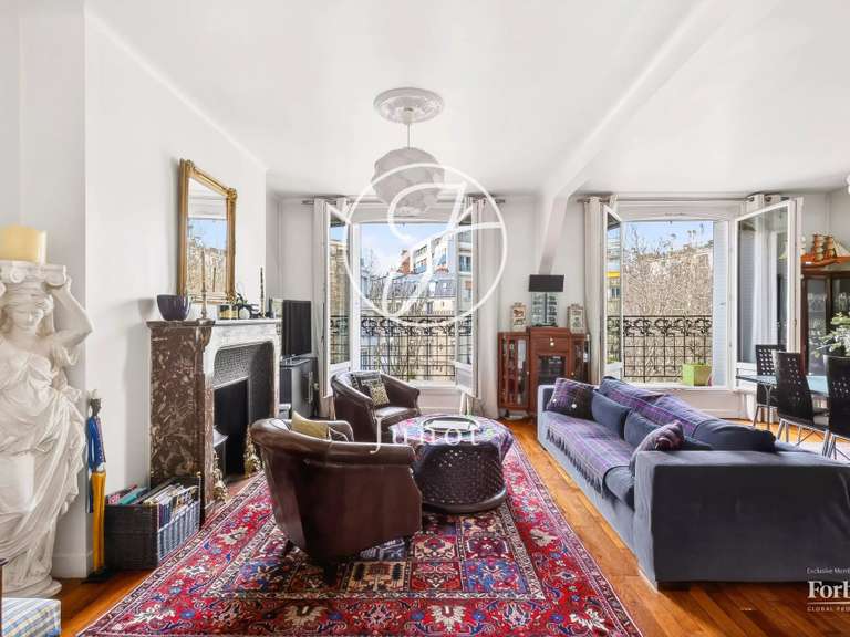 Appartement Paris 16e - 3 chambres - 126m²