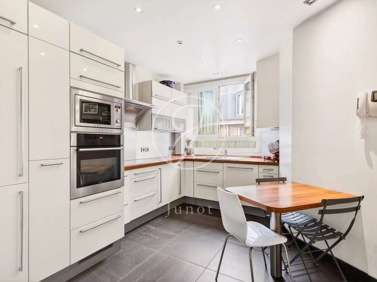 Appartement Paris 16e - 3 chambres - 126m²