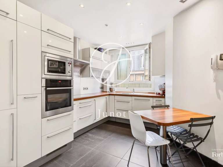 Appartement Paris 16e - 3 chambres - 126m²