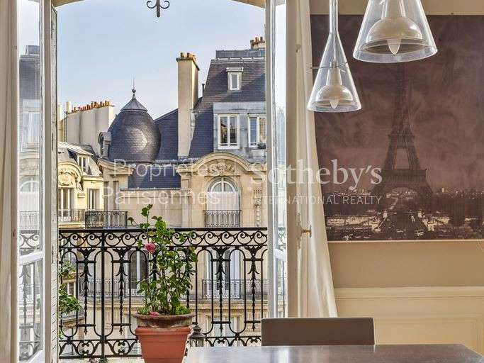Appartement Paris 16e - 3 chambres - 166m²