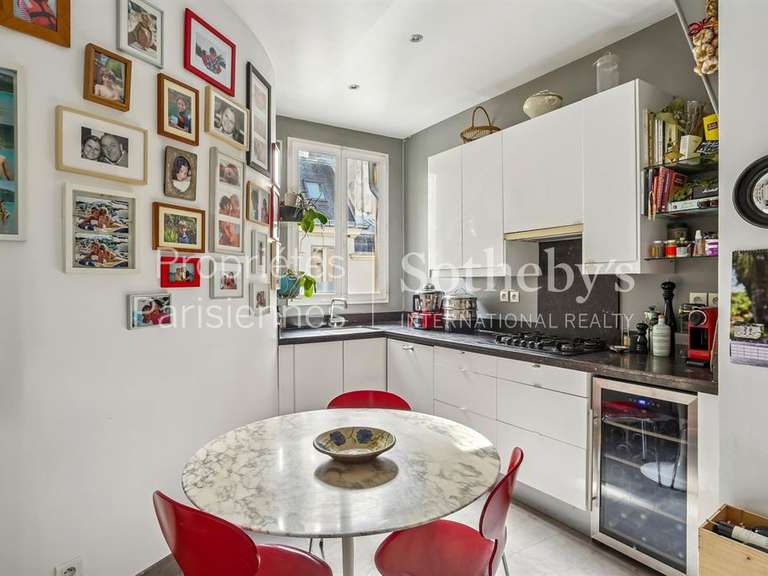 Appartement Paris 16e - 3 chambres - 166m²
