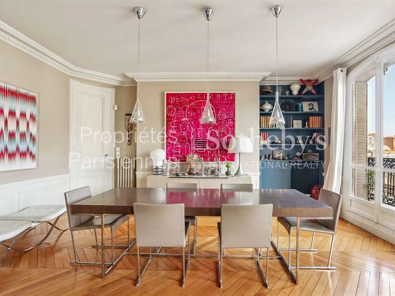 Appartement Paris 16e - 3 chambres - 166m²