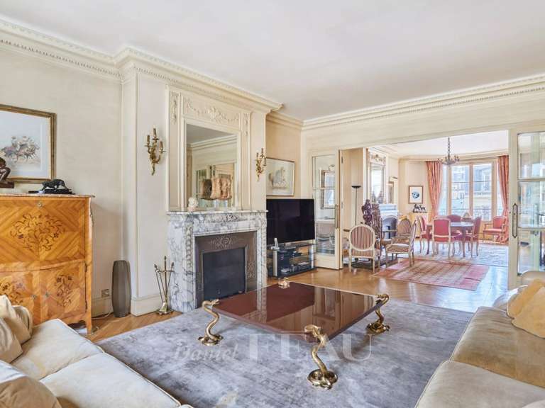 Appartement Paris 16e - 3 chambres - 227m²