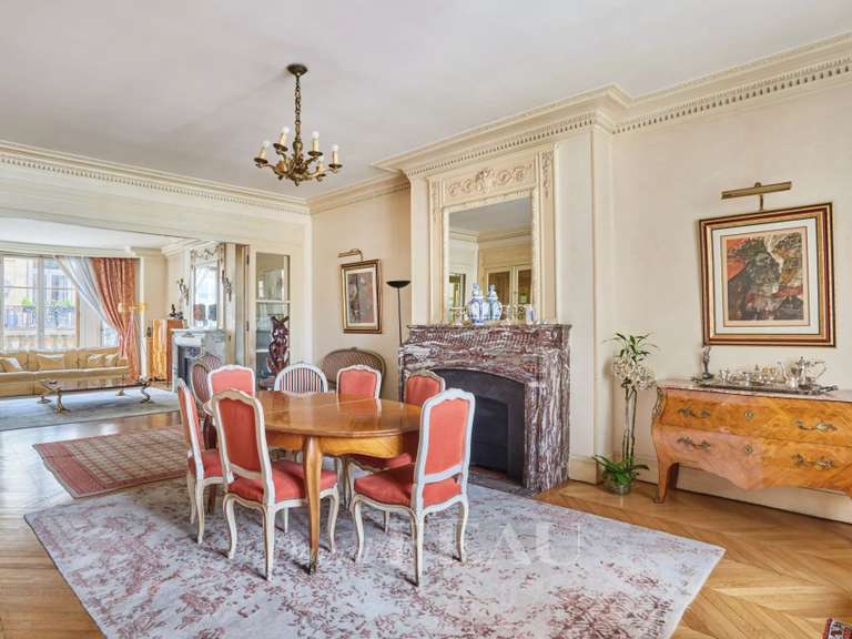 Appartement Paris 16e - 3 chambres - 227m²