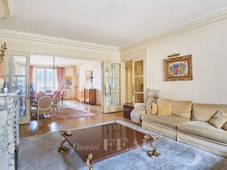 Appartement Paris 16e - 3 chambres - 227m²