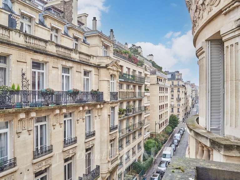 Appartement Paris 16e - 3 chambres - 227m²