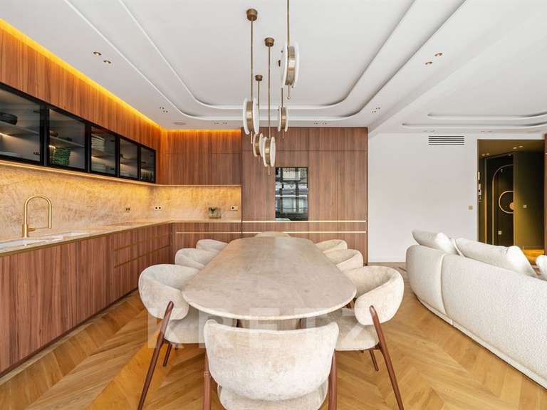 Appartement Paris 16e - 3 chambres - 125m²