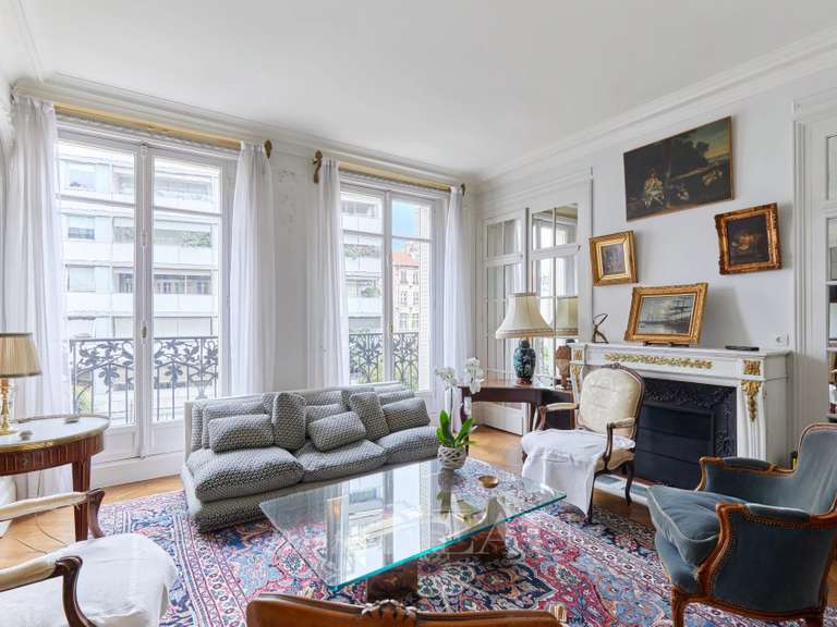 Appartement Paris 16e - 3 chambres - 159m²