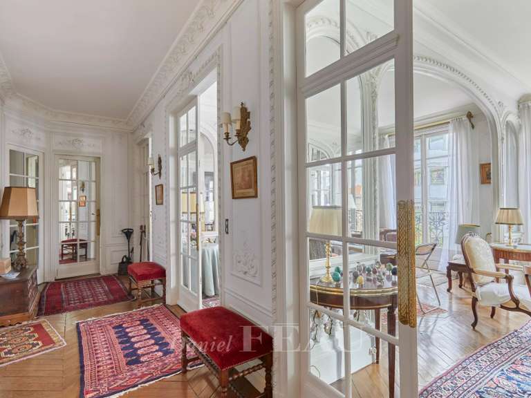 Appartement Paris 16e - 3 chambres - 159m²