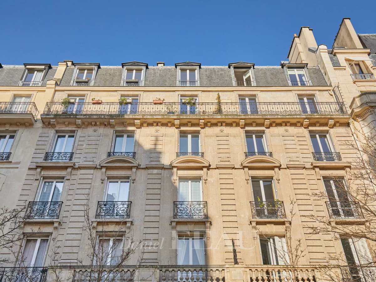 Apartment Paris 16e