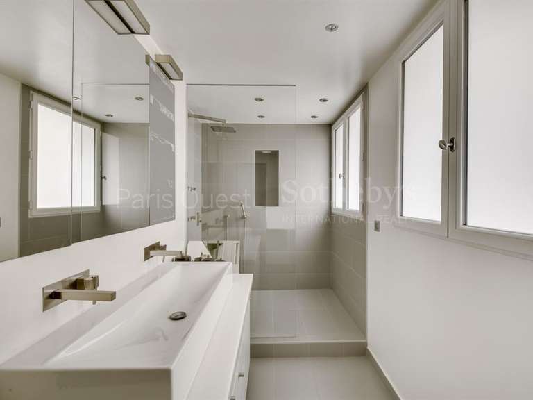 Appartement Paris 16e - 5 chambres - 333m²