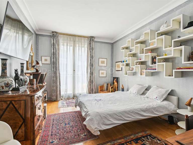 Appartement Paris 16e - 3 chambres - 179m²