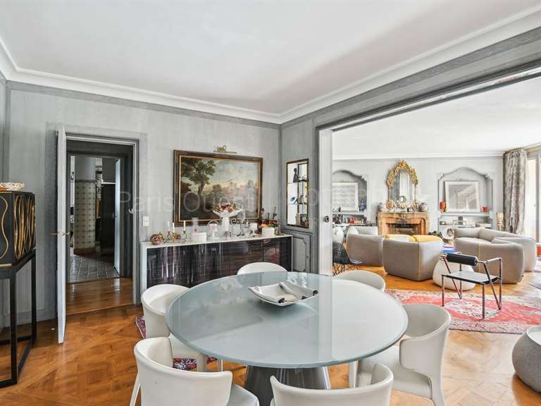 Appartement Paris 16e - 3 chambres - 179m²