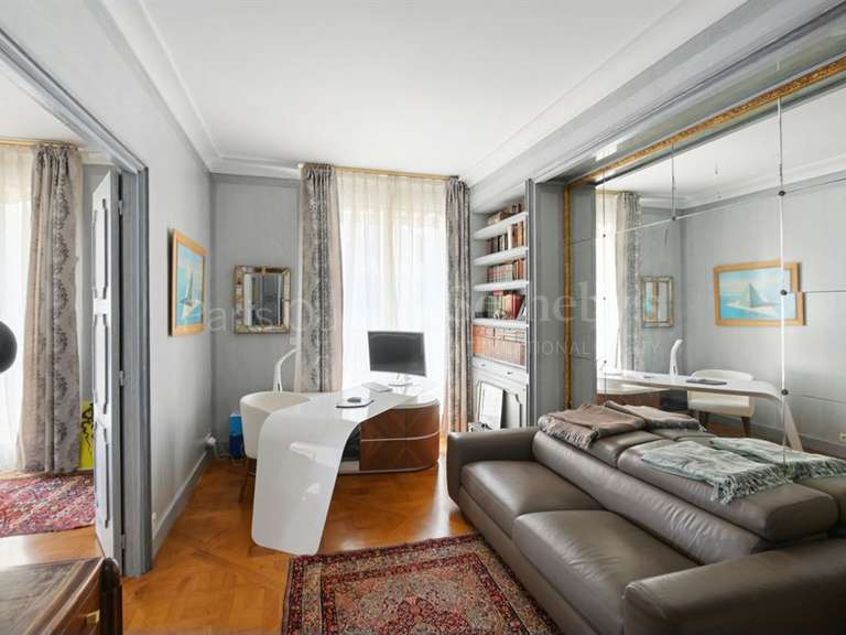 Appartement Paris 16e - 3 chambres - 179m²