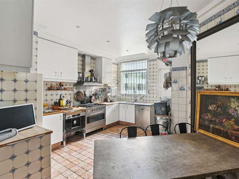 Appartement Paris 16e - 3 chambres - 179m²