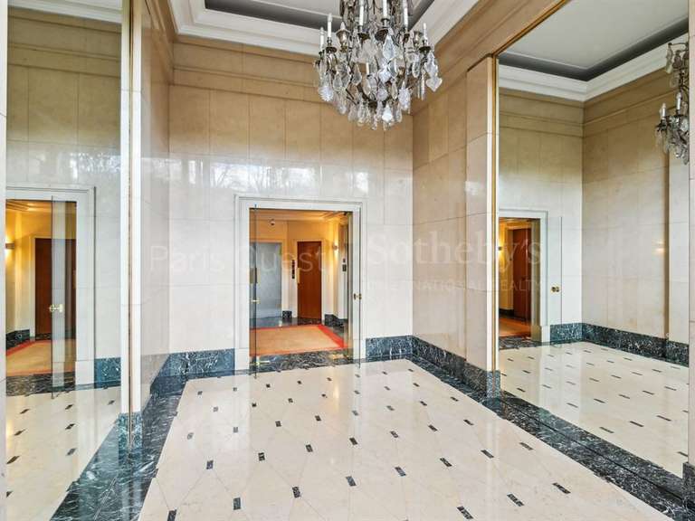 Appartement Paris 16e - 3 chambres - 179m²