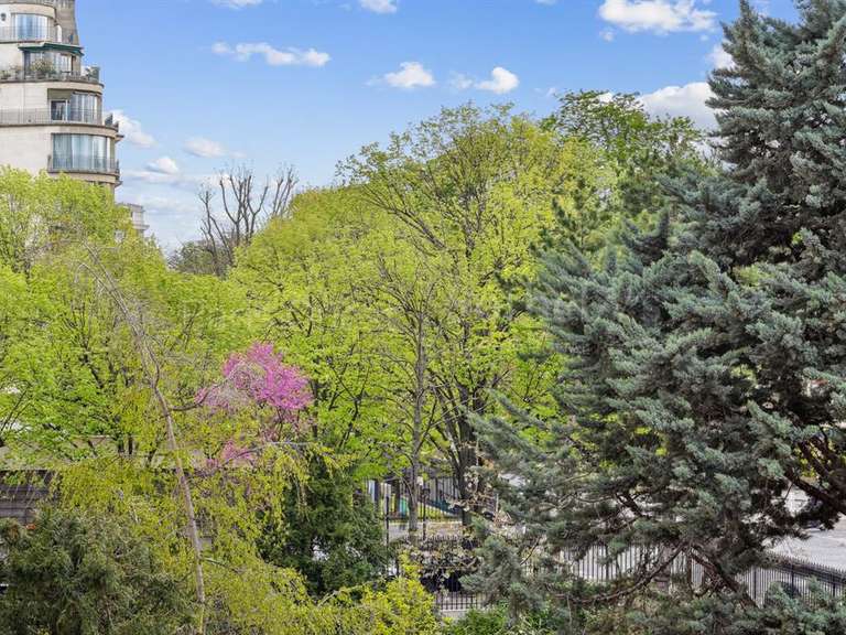 Appartement Paris 16e - 3 chambres - 179m²