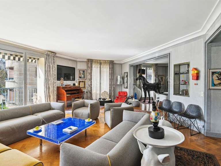 Appartement Paris 16e - 3 chambres - 179m²