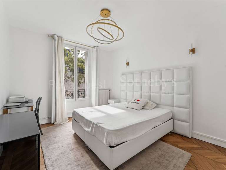 Appartement Paris 16e - 3 chambres - 140m²