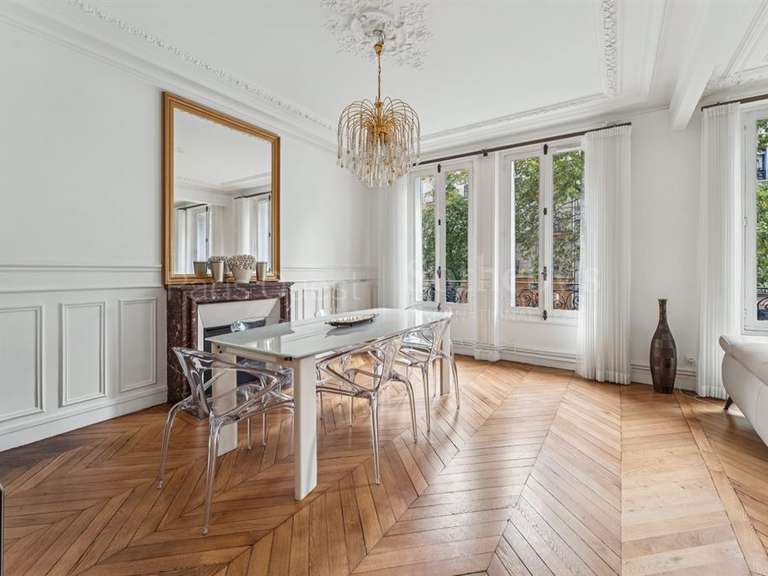 Appartement Paris 16e - 3 chambres - 140m²