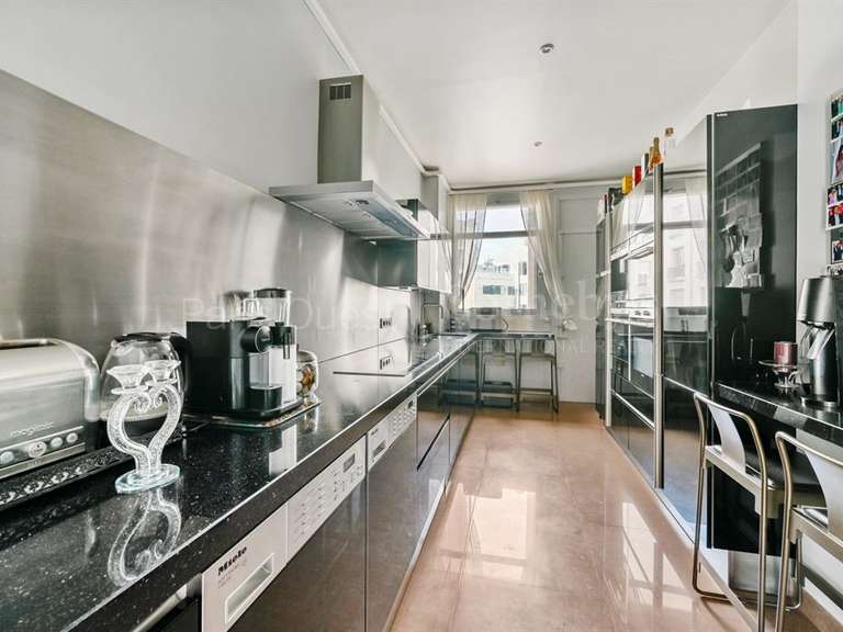 Appartement Paris 16e - 1 chambre - 93m²